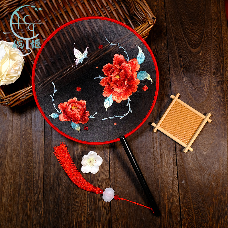 Double-sided embroidered ancient-style round fans, embroidered folding fans, special for Hanfu, Suzhou embroidery, versatile dance fans, factory wholesale pic 3
