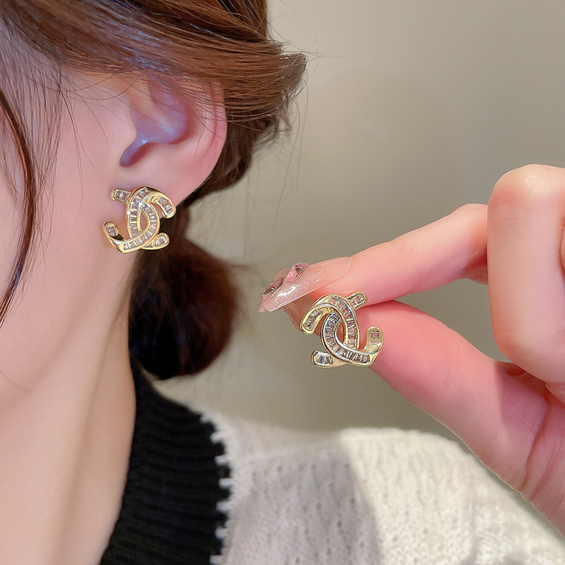 小香风耳钉2025年新款潮小众设计感高级秋冬爆款轻奢耳环饰耳坠女详情12