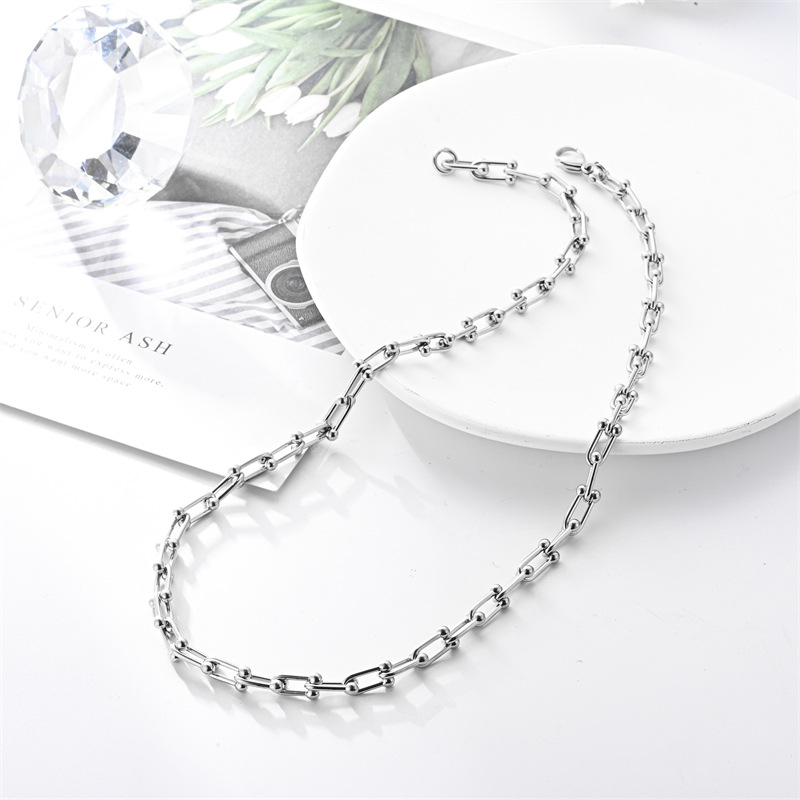 欧美重工钛钢轻奢个性马蹄链不锈钢U形项链马蹄扣男女锁骨链详情6