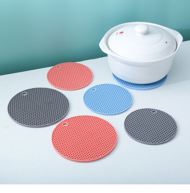 圆形硅胶砂锅垫蜂窝隔热垫餐桌垫硅胶杯垫防滑隔热厨房防烫耐高温详情13