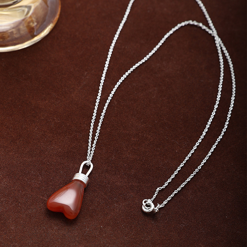 25新款爆款爱心桃心吊坠项链女轻奢小众高级感颈链锁骨链详情4