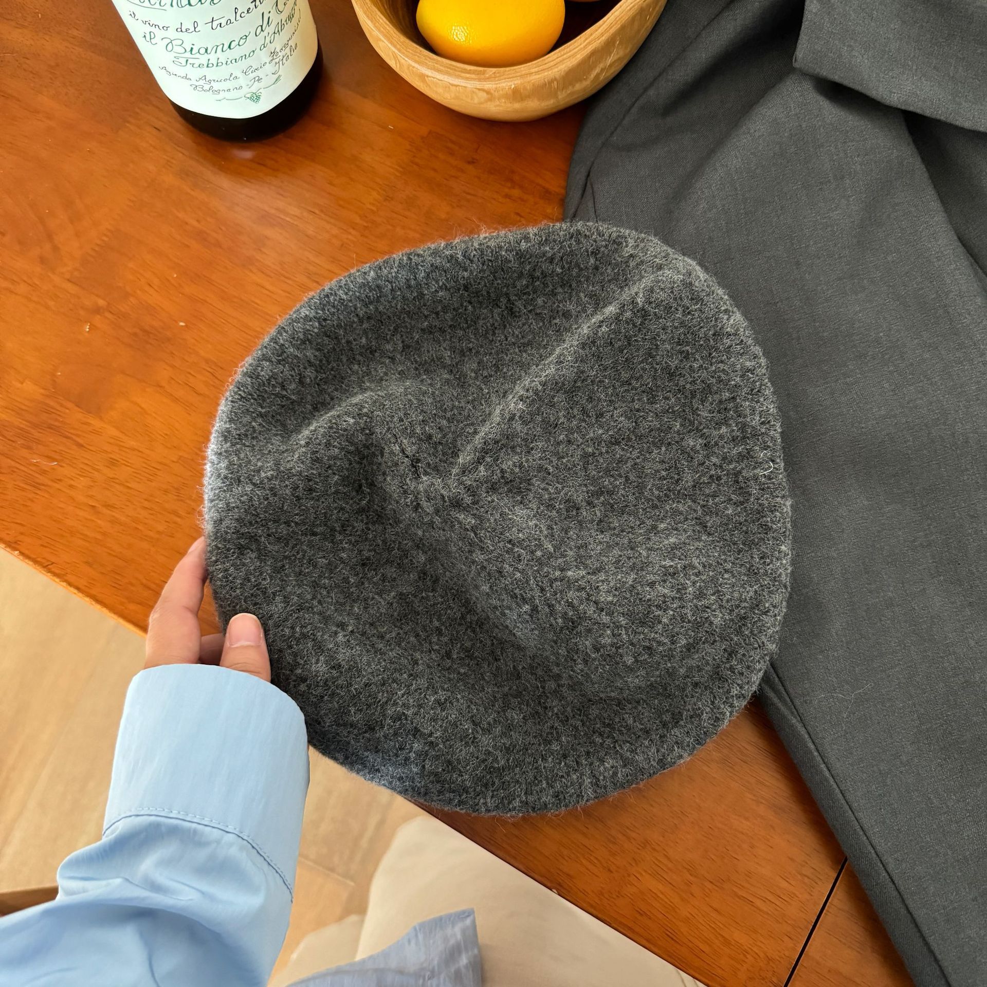 The fluffy fairy-like white rabbit fur beret is a versatile choice for women in autumn and winter. It can be adjusted for warmth. The knitted plush painter hat makes your face look good. The small cold hat is piled up. The Japanese-style rolled-up wool warm knitted bag is super beautiful pic 4