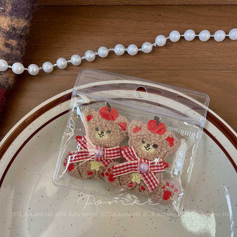 韩系复古毛绒小熊发夹刺绣布艺手工装饰甜美侧边夹秋冬百搭头饰Pom.kr 针织圣诞小熊发夹：红帽苹果缀珍珠 软萌甜系秋冬少详情6