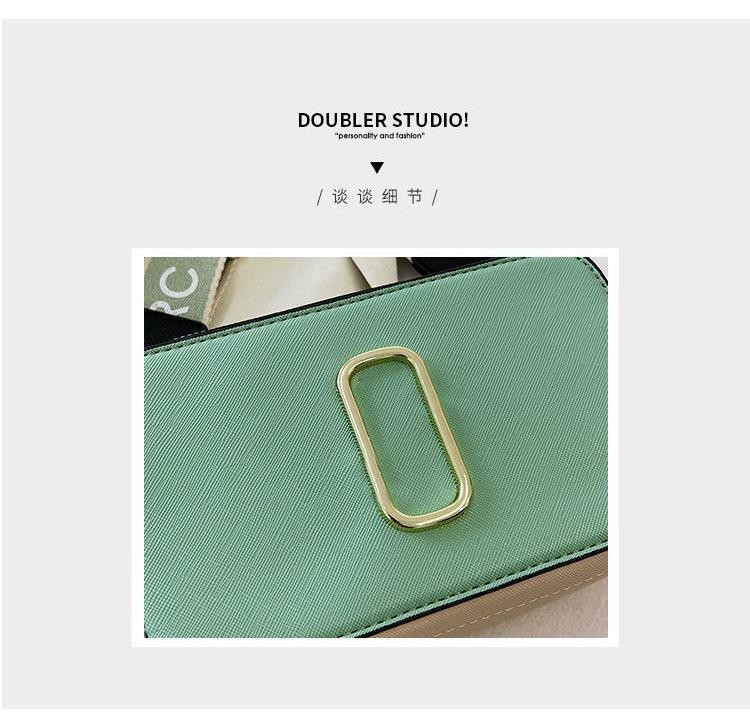 The 2024 new style of European and American simple, retro and fashionable camera bag for foreign trade features a trendy and niche design with a letter crossbody bag pic 3
