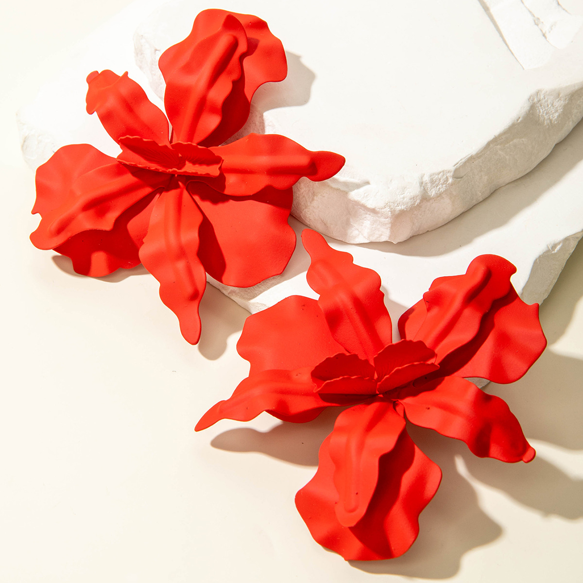 欧美跨境饰品时尚不规则立体花朵设计耳饰夸张彩色烤漆花瓣耳环详情48