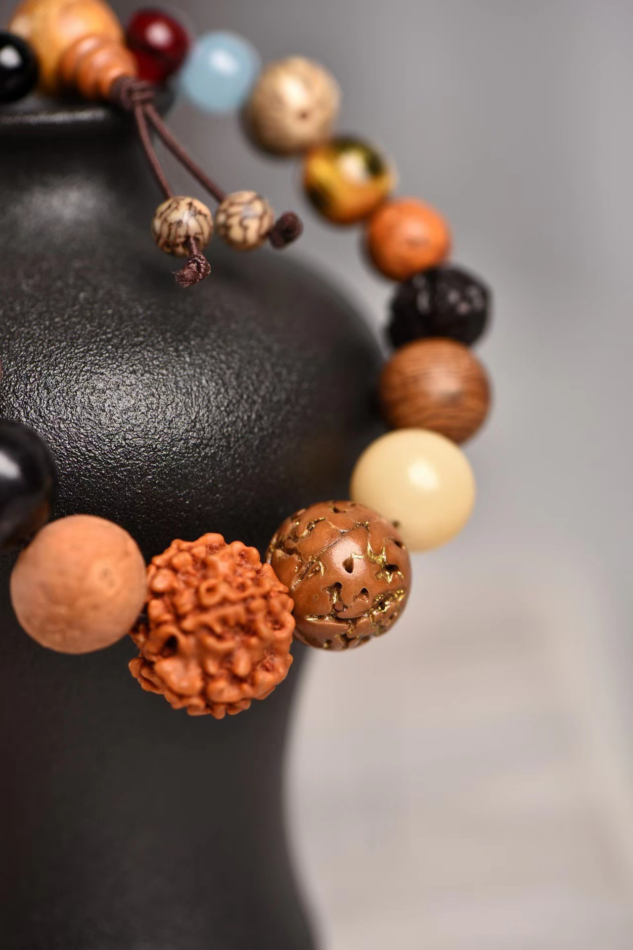 Hot-selling 18-seed Bodhi bead bracelet, 18-bead root prayer bead chain, temple connection, scenic spot commemoration of male and female couples pic 9