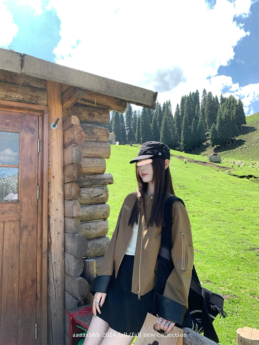 aaaaxbb 希尔维斯画刊 皮拼接棕紫两色初秋外套短款宽松长袖上衣详情6