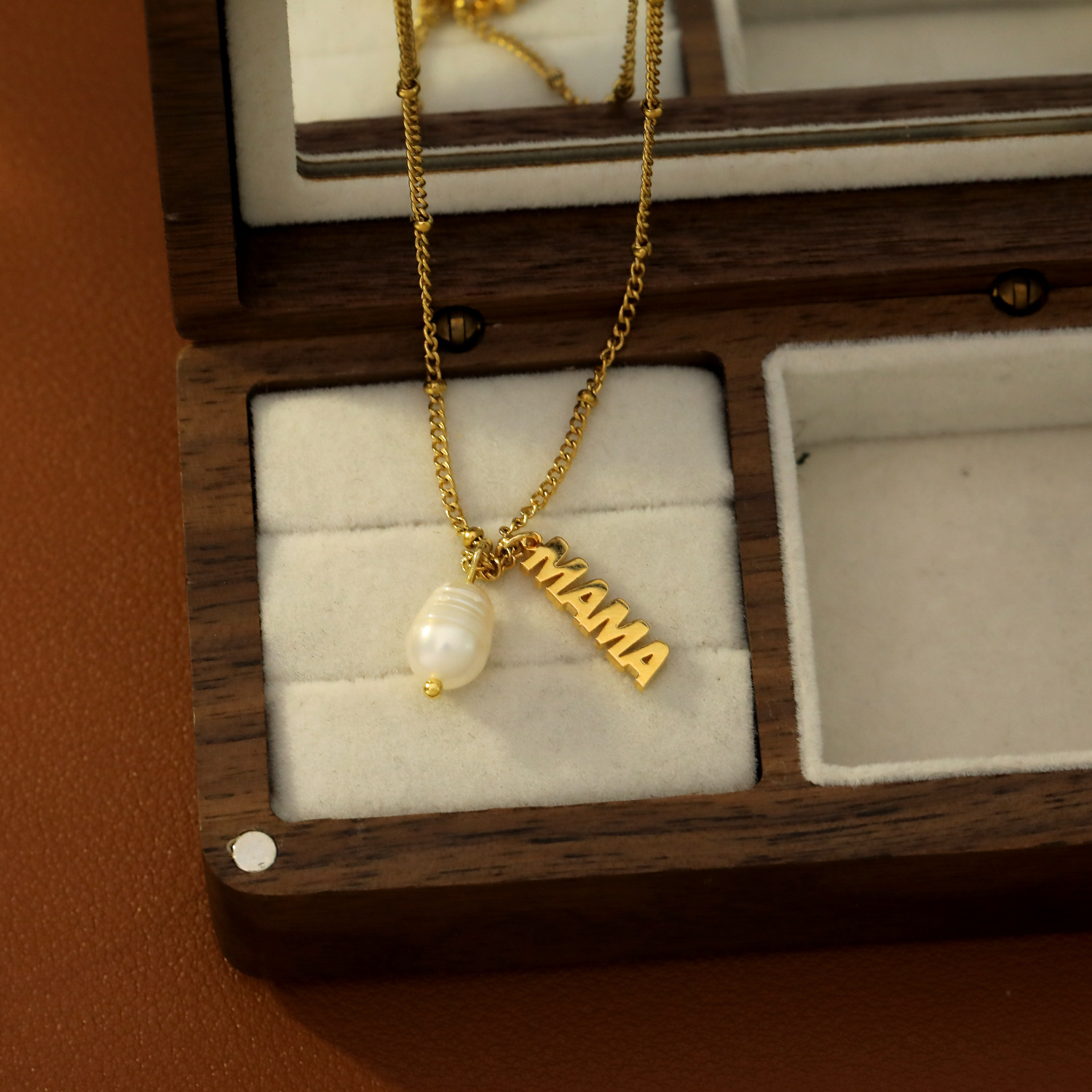 Hyacinth独立站新款母亲节mama珍珠吊坠天然淡水珍珠吊坠项链不锈钢饰品锁骨链详情4