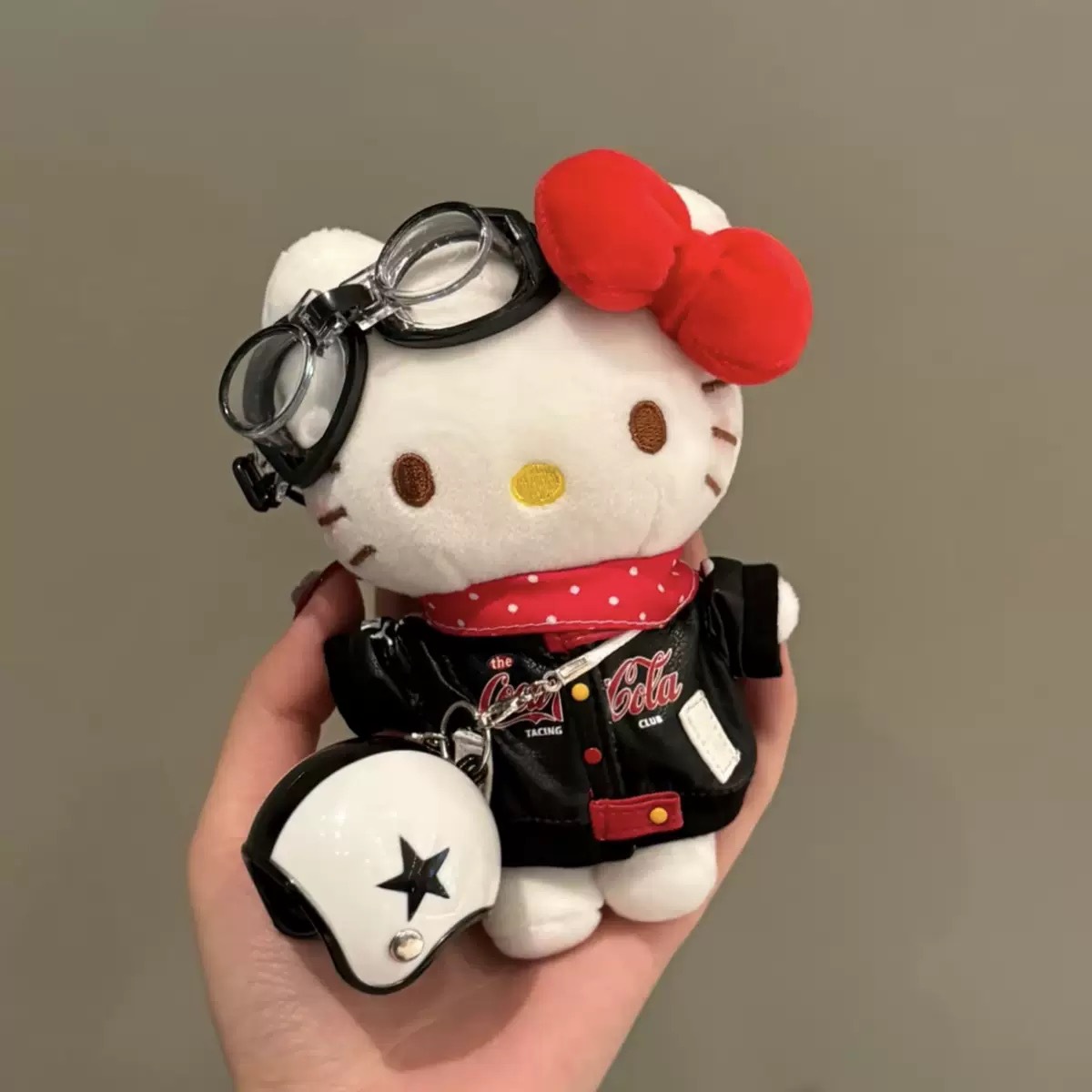 Authentic classic KT hellokitty backpack bag pendant, cartoon cute Hello Kitty keychain, plush doll for girls pic 4