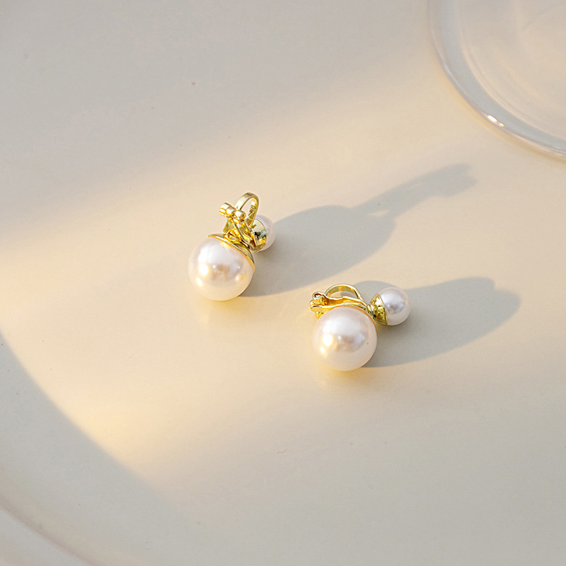 French light luxury pearl ear clips, niche retro style earrings, high-end design, new unique earrings wholesale pic 6