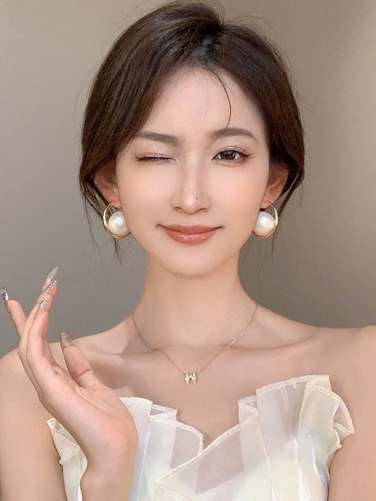 莱茵河畔~时尚气质大珍珠耳钉女新款潮耳环小众设计感高级感耳饰详情12