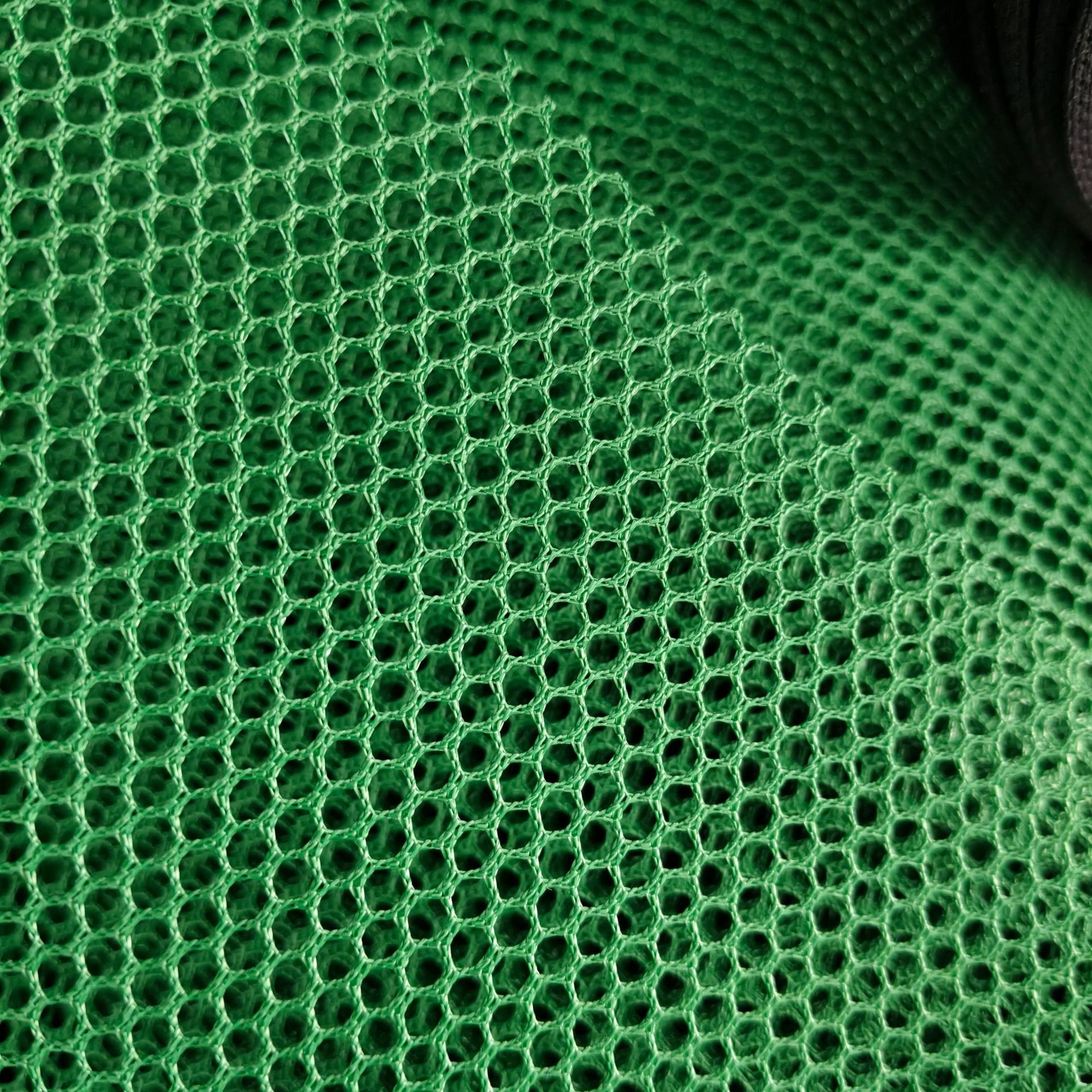 Tela de malla de poliéster tela de malla A013 malla hexagonal material de calzado equipaje para niños bugys juguetes bolsos maletas mochilas deportivas accesorios material de equipaje daiye pic 7