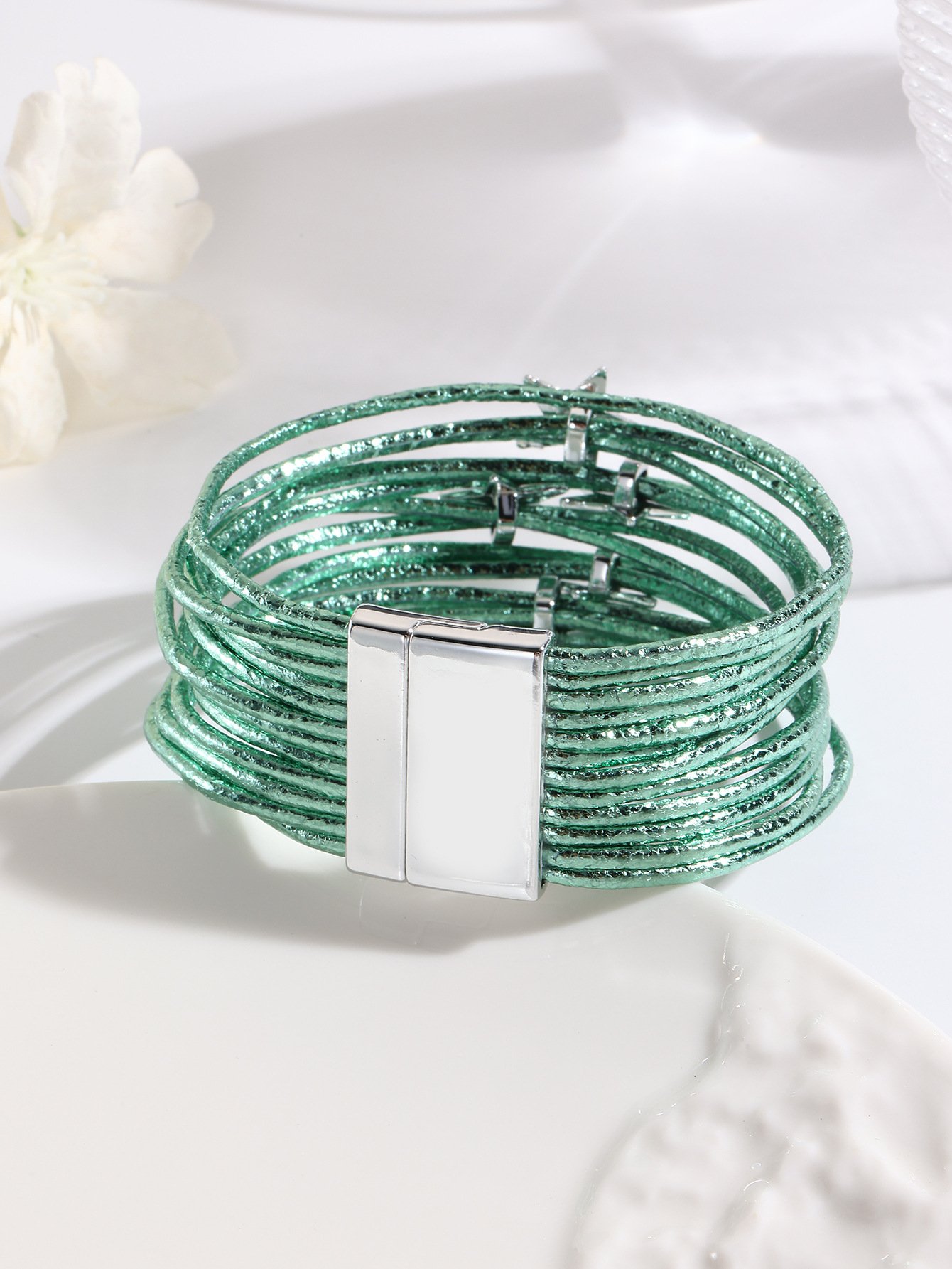 跨境欧美多层皮条手链设计女皮革手镯创意五角星配件磁吸手绳批发详情17