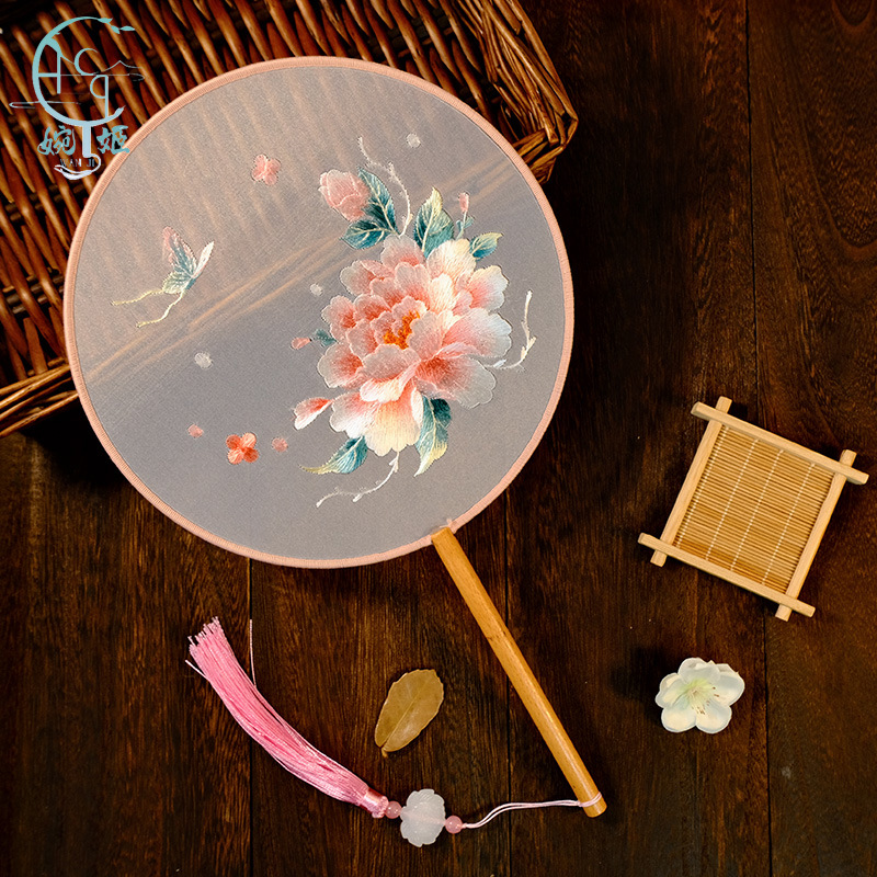 Double-sided embroidered ancient-style round fans, embroidered folding fans, special for Hanfu, Suzhou embroidery, versatile dance fans, factory wholesale pic 4