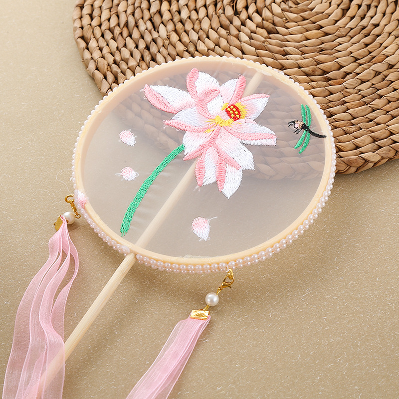 Wholesale of Chinese-style embroidered fans, ancient-style Hanfu, photo shoots, dance cheongsams, fashion shows, round fans and retro palace fans pic 5