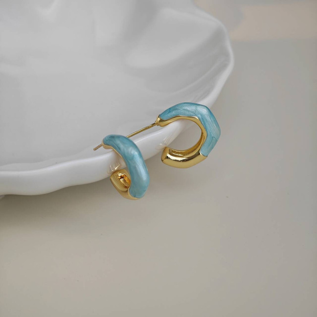Niche ins minimalist colored drip glaze dopamine earrings, gentle and creamy C-shaped blue large circle ear rings for round faces pic 61