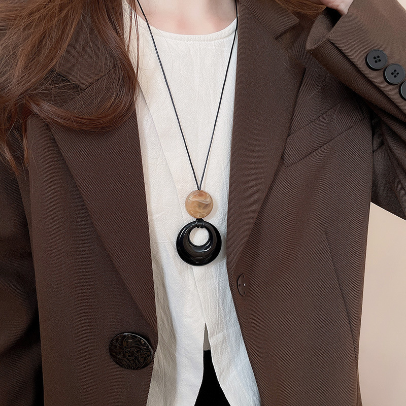 Maillard retro necklace for women, a new and niche Korean-style sweater chain, a fashionable autumn and winter versatile and high-end necklace for wholesale pic 10