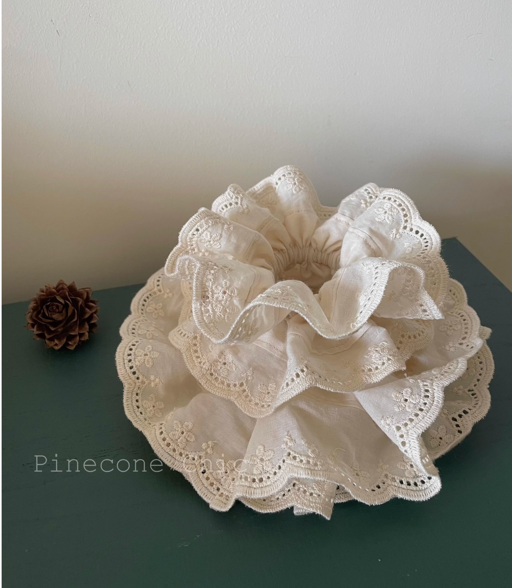Pinecone retro princess-style French double-layer adjustable heavy industry milk white embroidered lace fluffy hair band pic 38