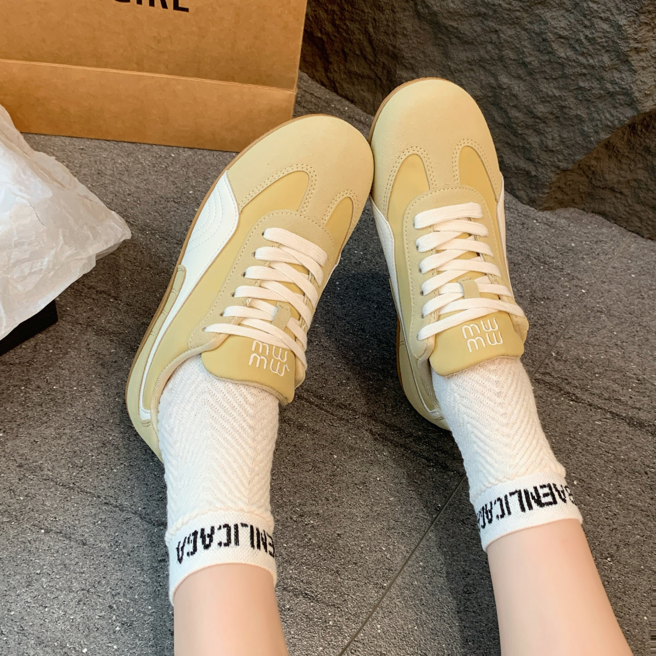 2025小白鞋女训练休闲系带跑步ins 运动鞋百搭平底板鞋复古德训鞋详情12