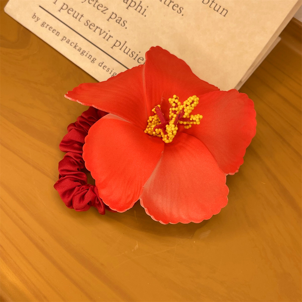 This trendy faux hibiscus flower hair clip exudes a high-end atmosphere. The side clip is a Bohemian hair band for a seaside vacation pic 33