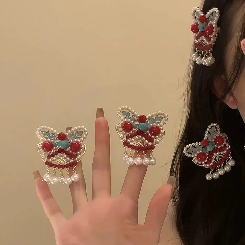 New Chinese-style New Year lion dance tassel hair clip for girls, festive and cute side bangs clip for babies, Hanfu headwear pic 3