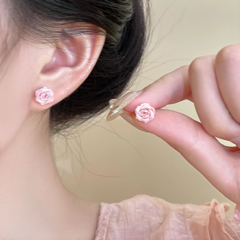 Spring/Summer 2025 fresh and elegant flower earrings for women, a light luxury and high-end look, pearl stud earrings, super fairy-like, versatile and elegant earrings pic 47