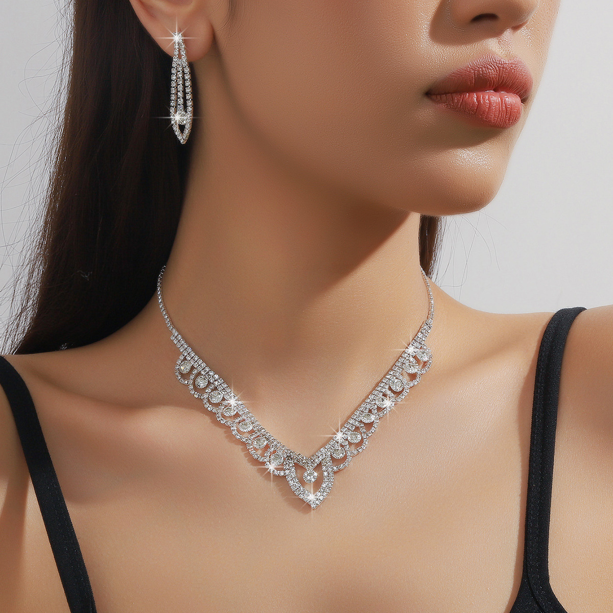 欧美创意新款饰品配饰女新娘首饰套装高档水晶镶钻项链耳环三件套详情8