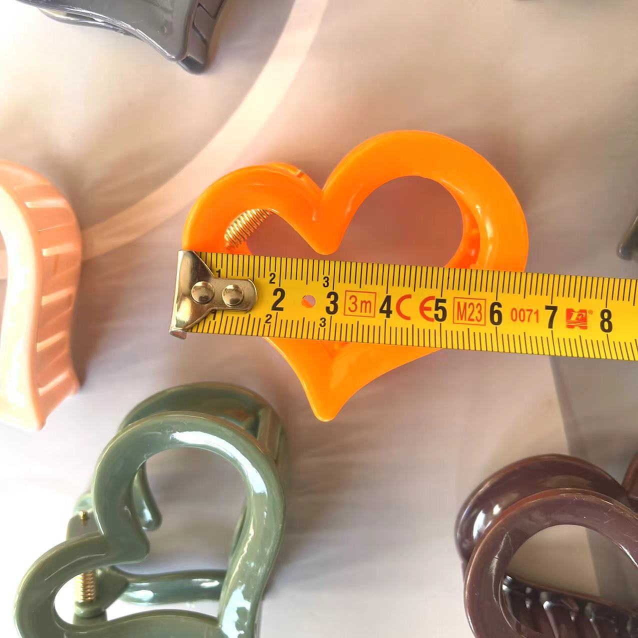 【1-12 Zones 】7002 Heart-shaped Hairpin 12/ Pack 1800/ box Cute Girl Hairpin Stylish Heart-shaped Hair clip at the back of the head Shark Clip Korean Style Instagram Simple Hair Clip Headwear pic 3