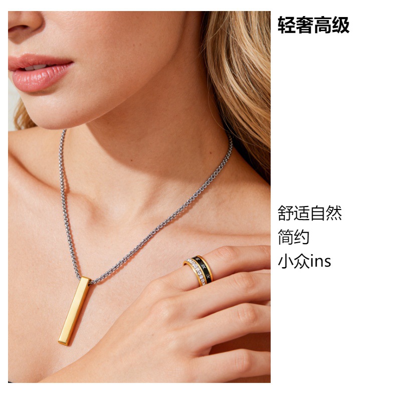 Three pieces of fashionable stainless steel rings, bracelets and necklaces with Roman numerals for cross-border European and American women pic 3