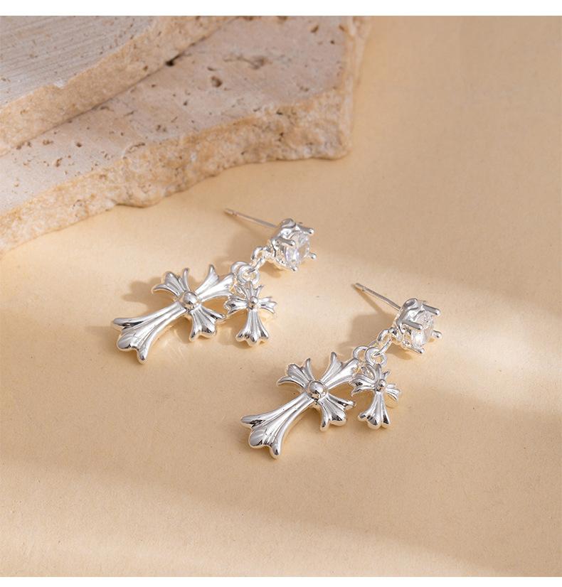 Sweet and cool style zircon silver cross stud earrings, a niche design sense, fashionable and individual earrings for women pic 7