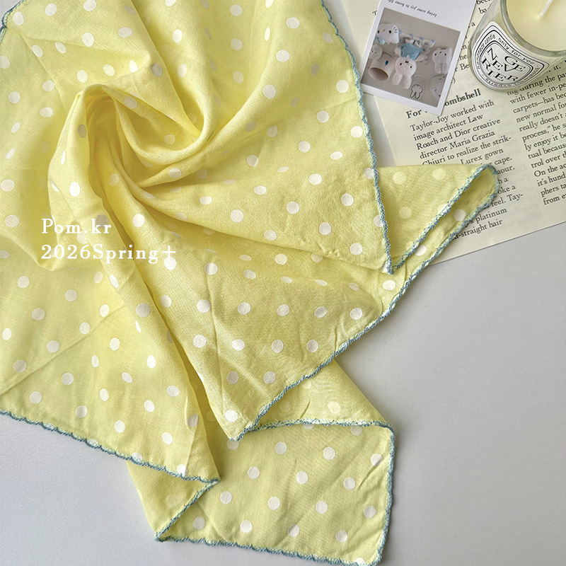 The new spring polka dot printed silk scarf is sweet and versatile. It is a neckband accessory that exudes a sense of elegance and sophistication for young girls. It is a thin and niche square scarf for women pic 6