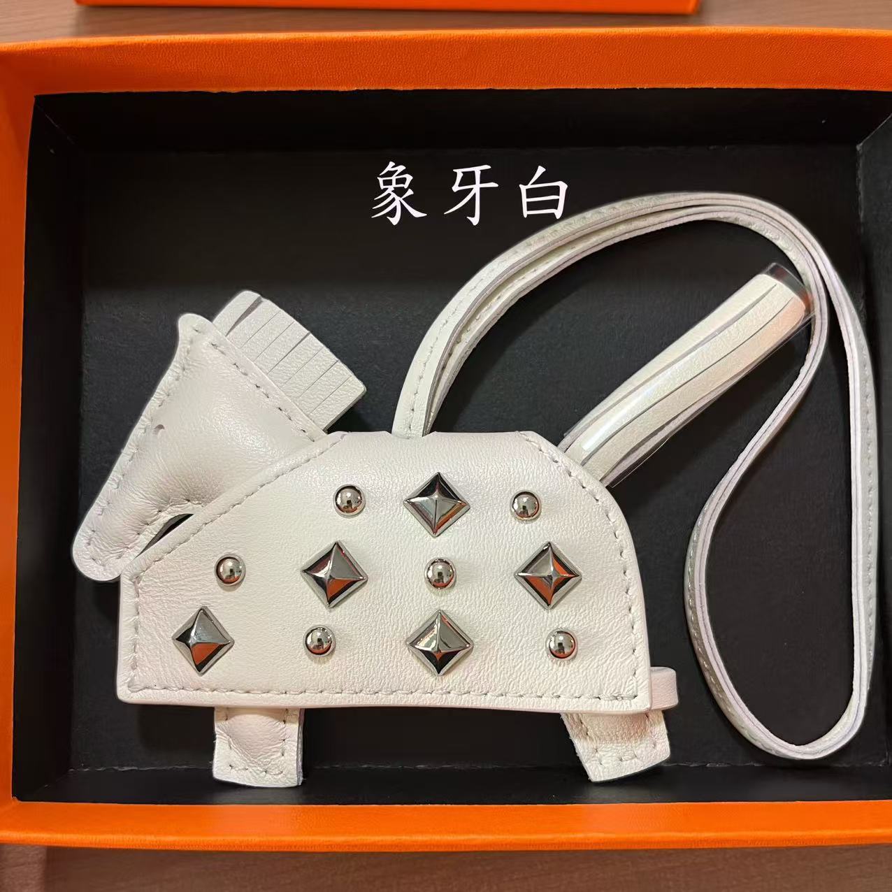 Personalized rivet genuine leather pony pendant, bag pendant, keychain bag pendant, gift tassel, car rearview mirror pendant pic 6