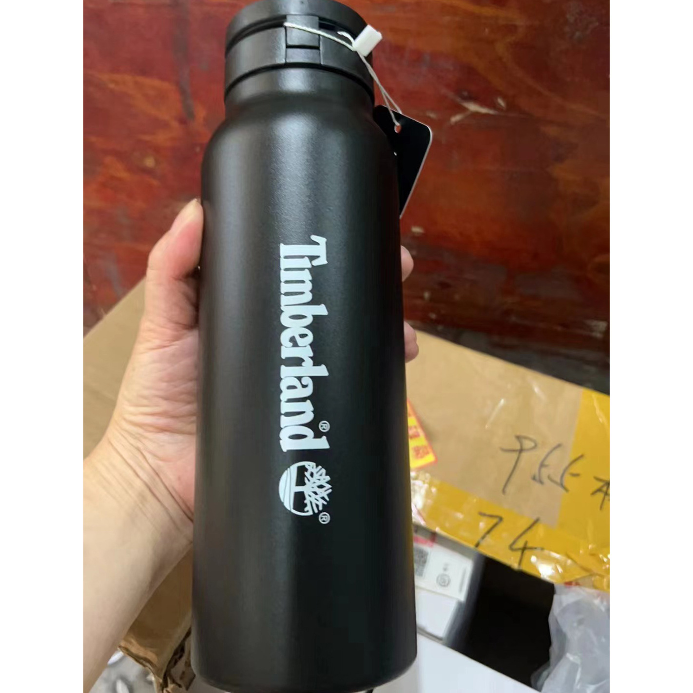 跨境爆款24oz32oz磁吸可放手机支架运动水壶304不锈钢加厚保温杯详情19