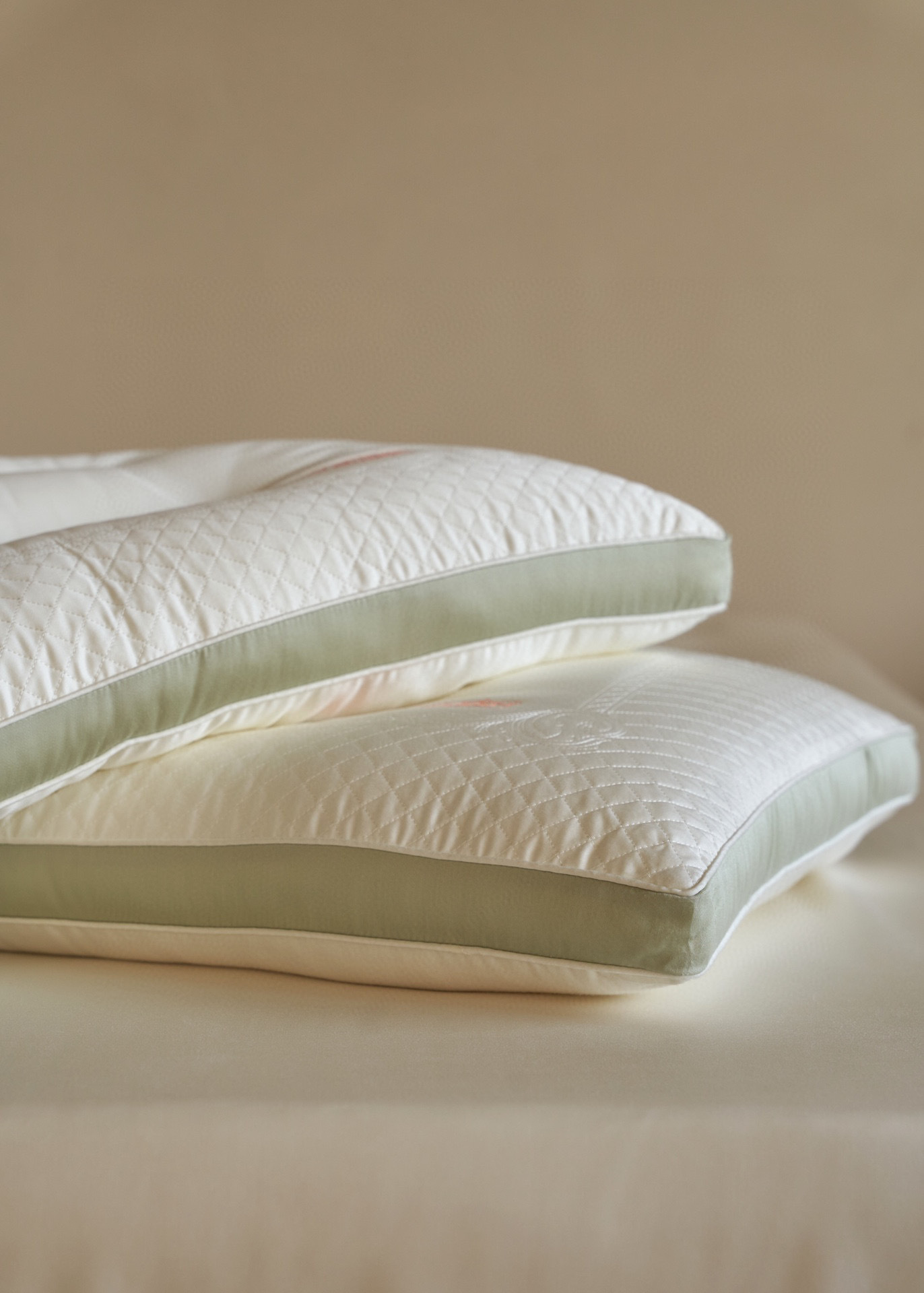 Wuhao Tea Latex pillow, Tea polyphenol tea-scented Tencel pillow, medium and low profile pillow, cervical spine Protection pillow, one piece for delivery pic 4