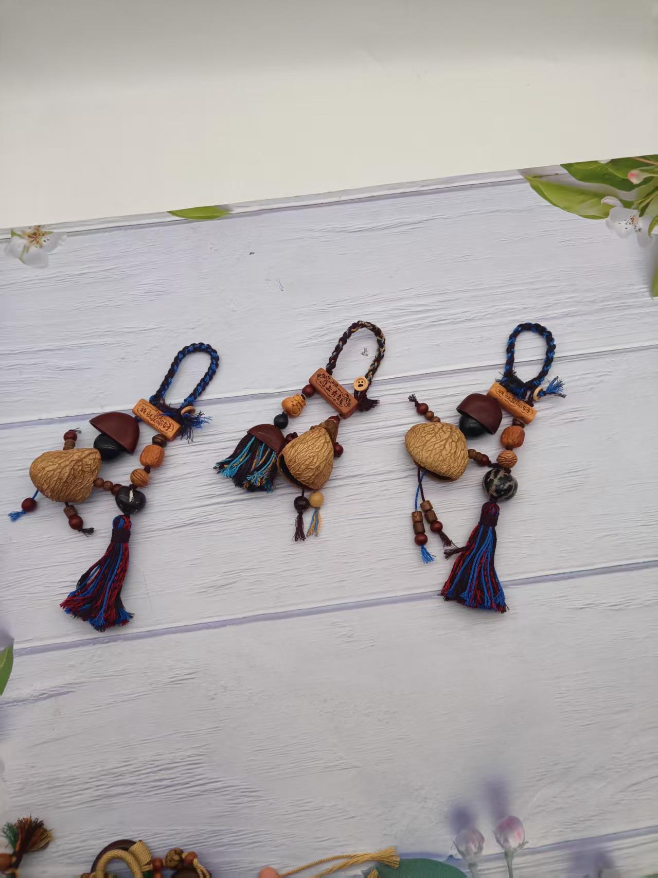 手工编织天然果壳疗愈系挂件景区热卖包包挂饰文玩包挂摇铃车挂详情7