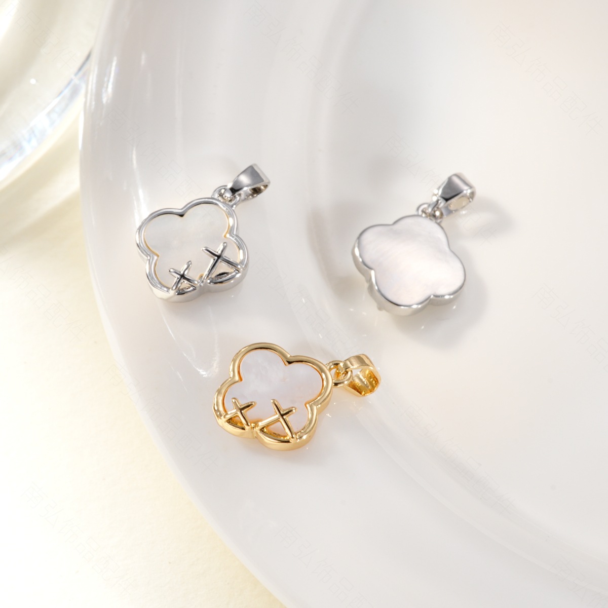 18k copper plated with real gold and inlaid with white shell four-leaf clover pendant, color retention and high-end style, DIY jewelry and necklace clasp pic 13