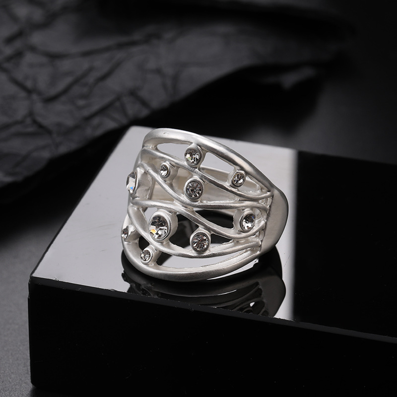 Amazon Cross-border exclusive high-end hollowed-out retro loose-fitting rings and jewelry, fashionable and trendy wholesale from Europe and America pic 7