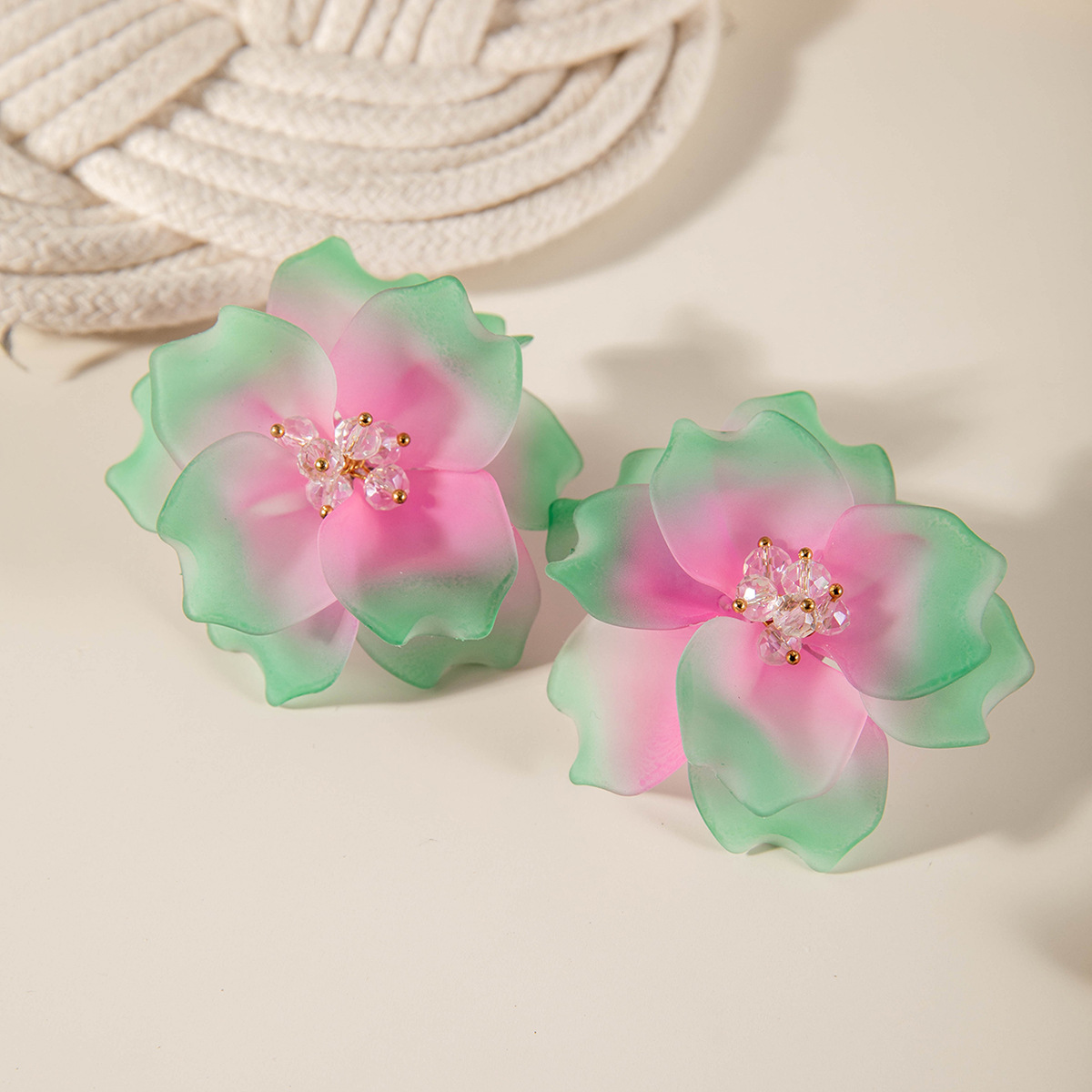 亚马逊跨境清新甜美彩色树脂花瓣花朵耳钉气质多巴胺 耳环耳饰女详情29