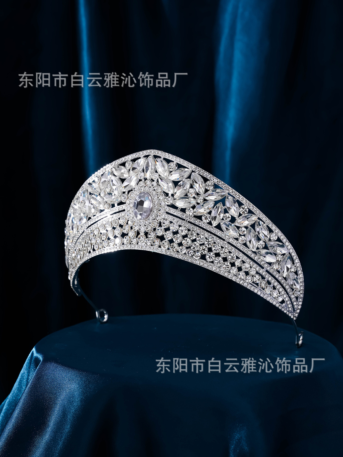 New diamond silver princess headwear, grand wedding dress, super glittering crystal, luxurious goddess bride wedding crown pic 9