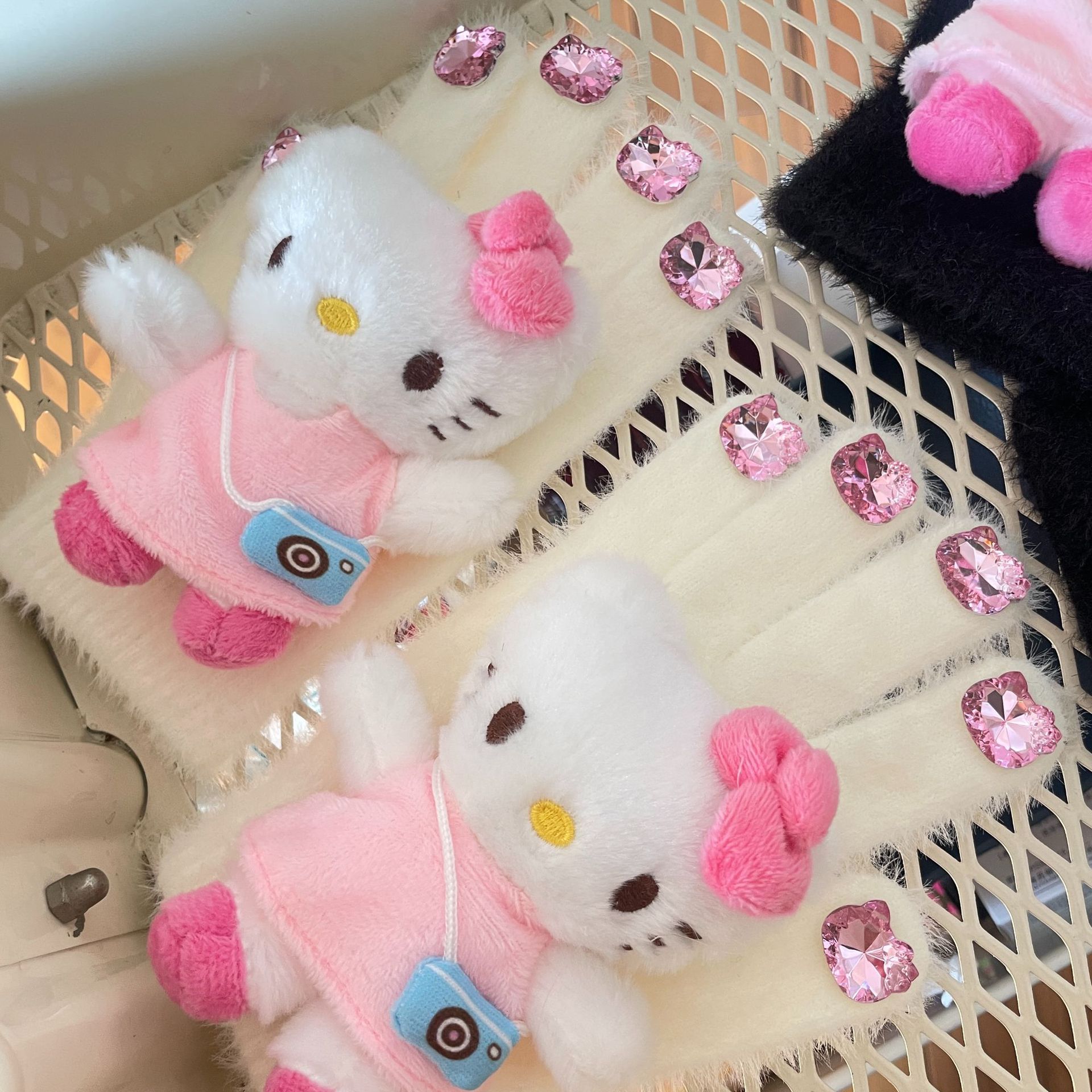 HelloKitty water diamond cute plush gloves for autumn and winter, Kitty Cat doll, warm knitted five-fingered gloves for girls pic 16