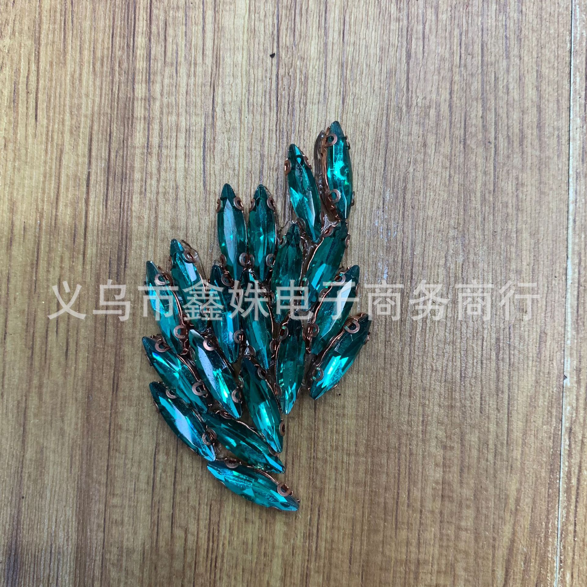 彩色手工DIY水钻拼接玻璃钻树叶小花 服装服饰详情14