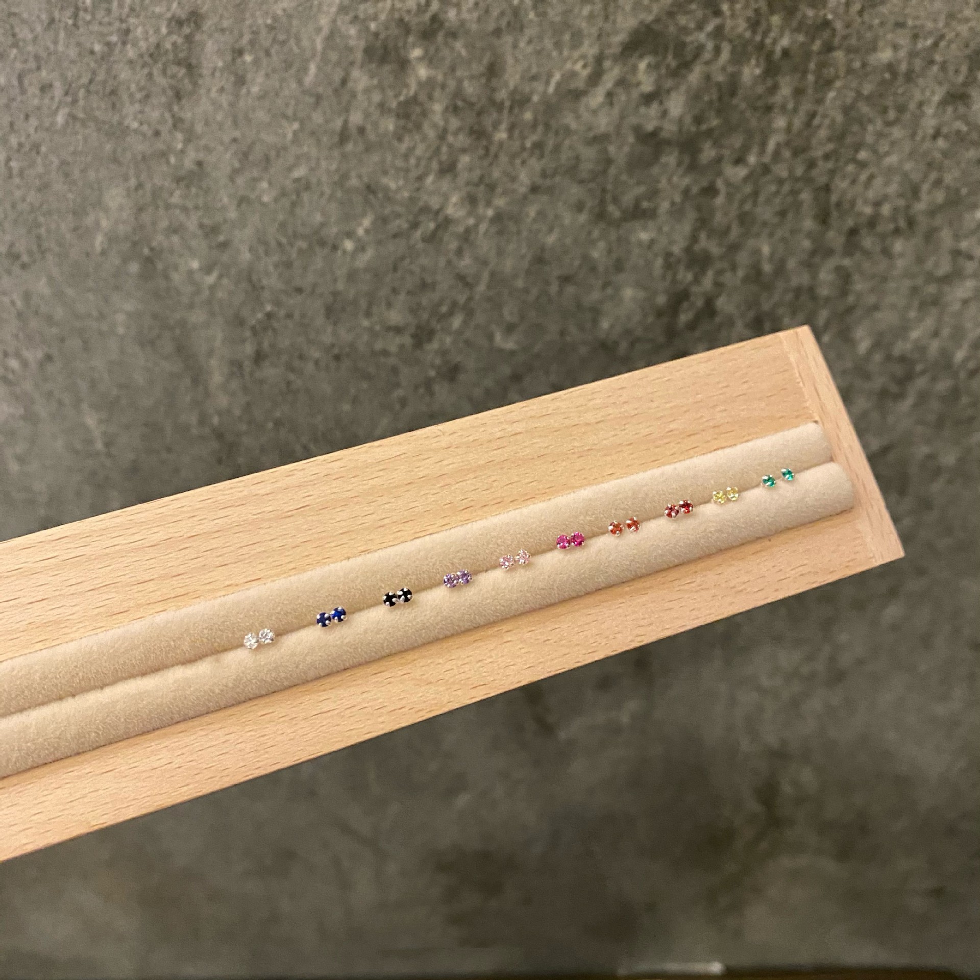 小巧精致锆石高级感耳骨钉s999纯银轻奢耳饰多巴胺简约养耳洞耳钉详情5