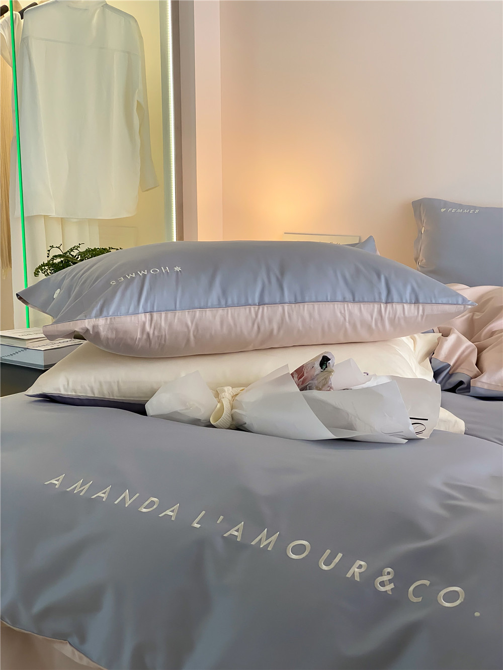 Simple, light luxury and fashionable solid-color long-staple cotton four-piece set, pure cotton letter-embroidered duvet cover, double bedding pic 16