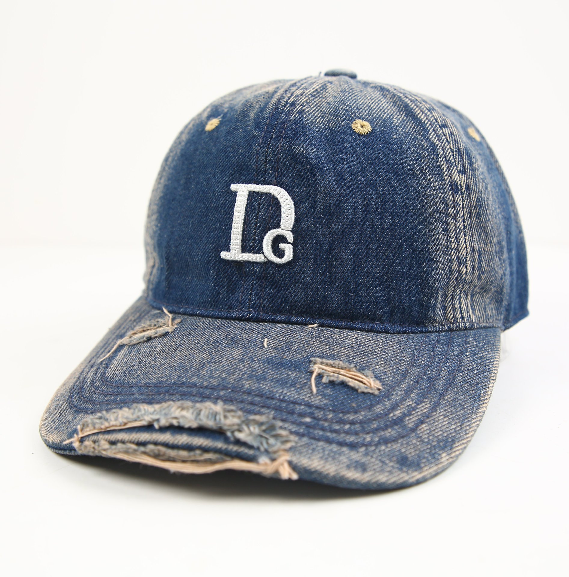 Original design, retro and distressed, ripped denim baseball cap for women, Korean style, versatile and face-enhancing, small sunshade baseball cap for men pic 2