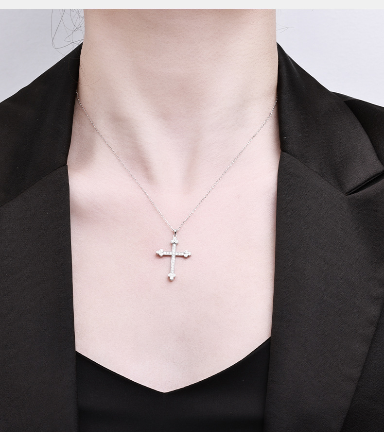 Zhuoheng Select S925 sterling Silver Necklace, a new simple diamond-encrusted cross pendant necklace, with a light luxury, individual, versatile and niche design pic 3