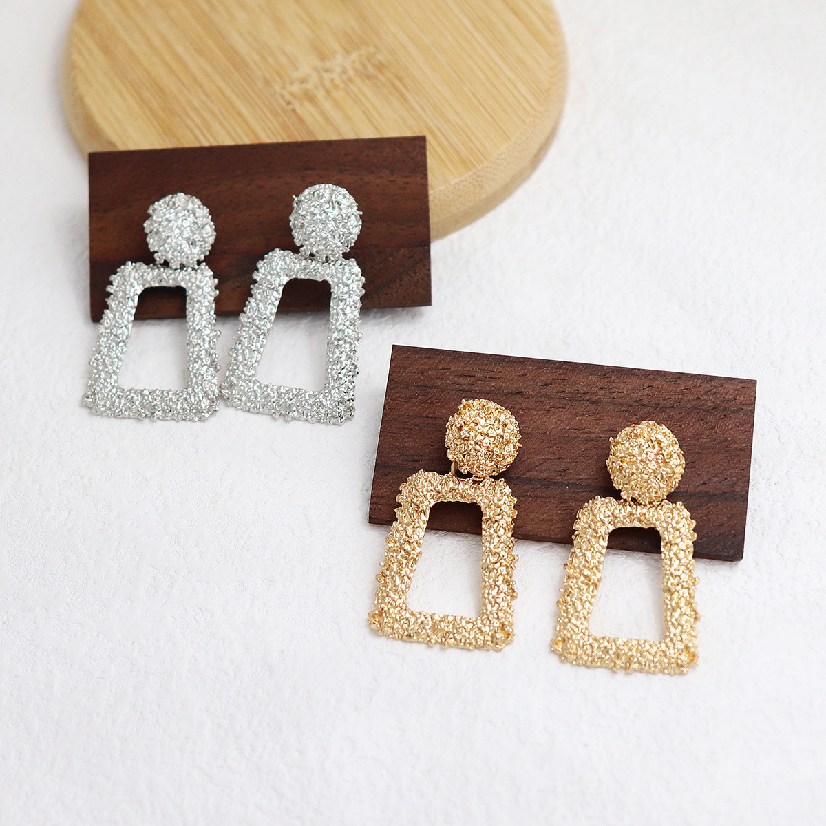 东南亚跨境热卖晚宴港风气质圈圈耳环女轻奢高级感鎏金套装耳钉详情4