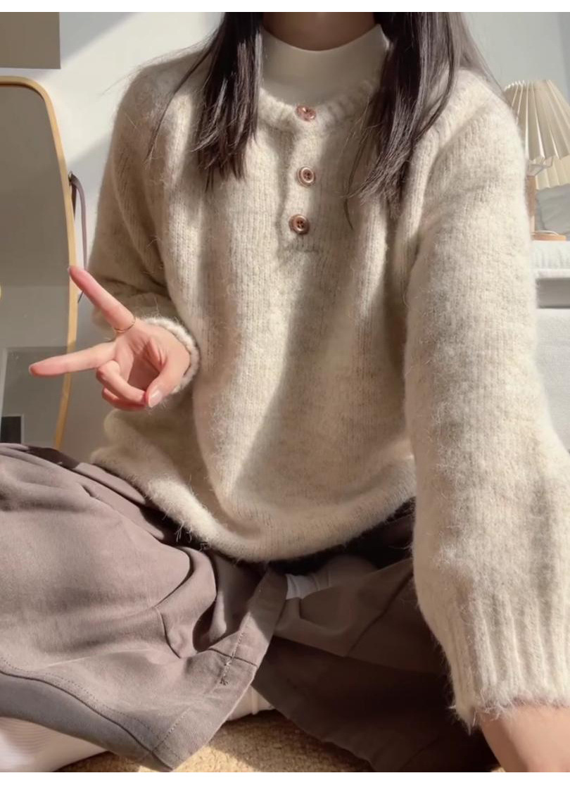 Large-sized thickened soft and sticky sweater for women, semi-open-neck button knitted sweater for autumn and winter, loose inner layer with long-sleeved lazy top pic 3