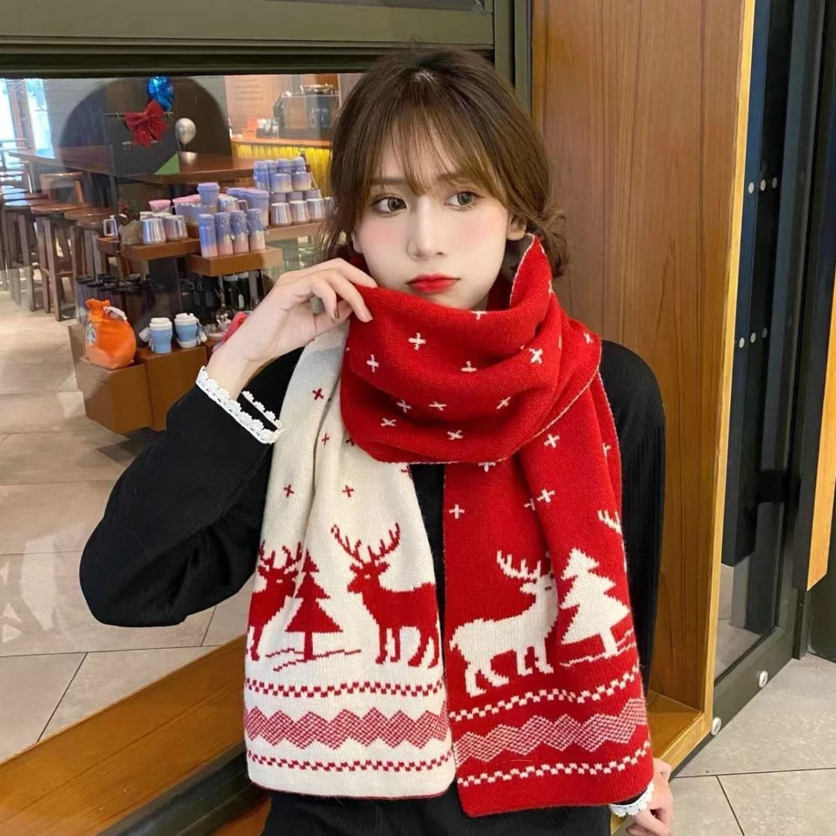 One-piece delivery of Christmas scarves, winter gifts for women, knitted scarves, red Internet celebrities, cute little deer, warm and thick woolen scarves, wholesale from street stalls pic 3