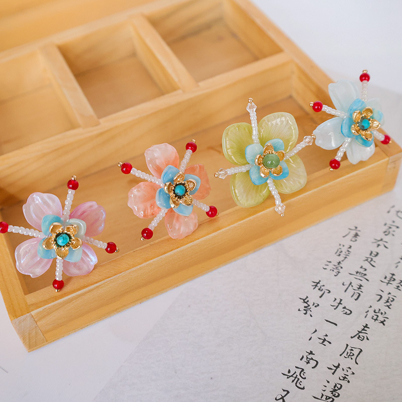 Ancient-style Hanfu headwear decorated with U-shaped small hairpins for fresh hair cover, traditional Chinese-style flower hairpins, and walking and swaying cheongsam hair accessories pic 1