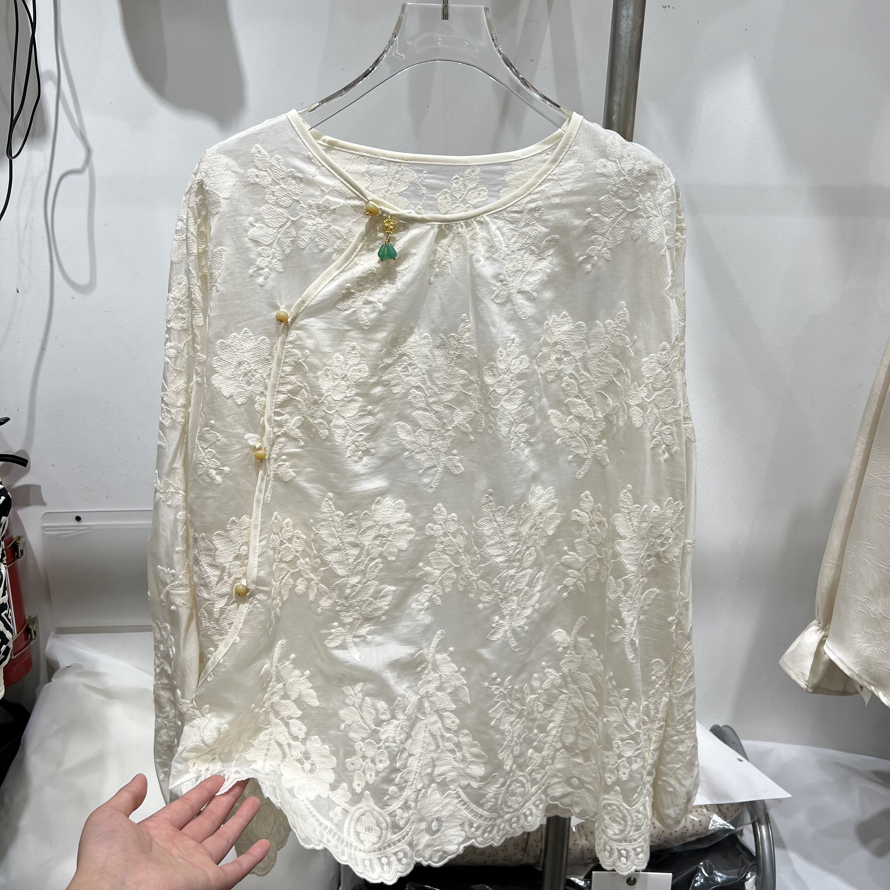 Korean version 2024 Spring New retro button-down chiffon shirt for women, new Chinese-style, high-end lace shirt top pic 9